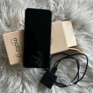 Moto G Play XT2271-5 (Navy Blue, 32GB) Unlocked w/ Box & Charger Great Condition